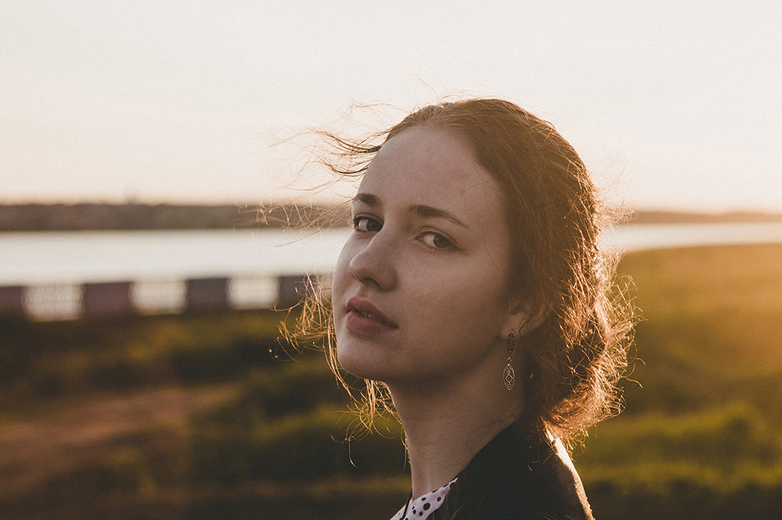 attractive-woman-sunset